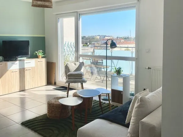 Beau T3 lumineux +terrasse