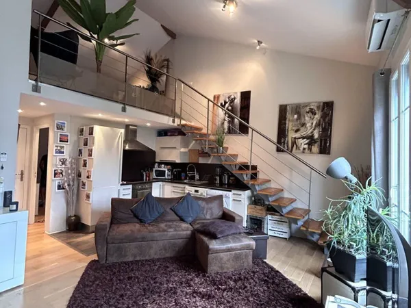 NICE NORD-CHAMBRUN - 2/3 PIECES DUPLEX 53m2 DANS MAISON DE VILLE