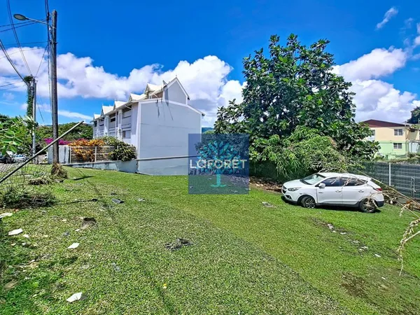 Terrain 341 m²