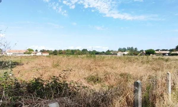 TERRAIN VIABILISE LIBRE DE CONSTRUCTEUR