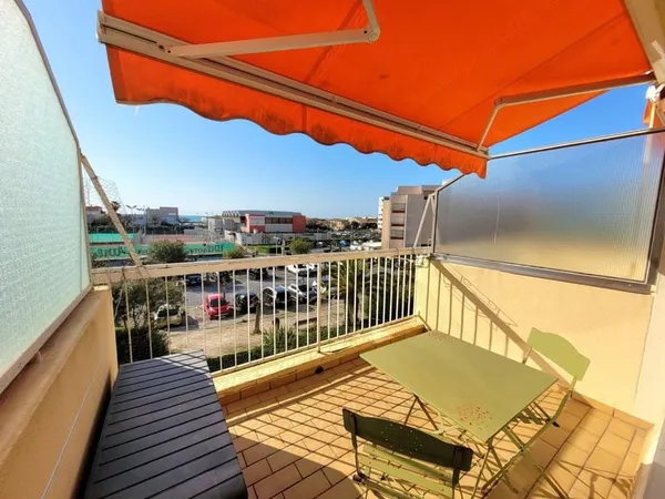 CARNON très beau studio de 28 m2 avec terrasse !