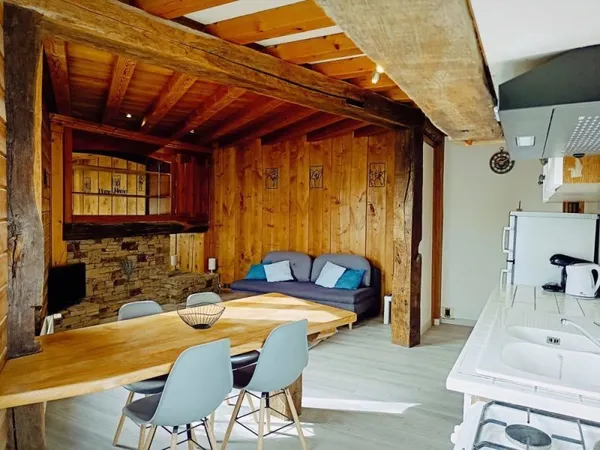Appartement meublé 3 pièces style chalet. Centre d'Eteaux