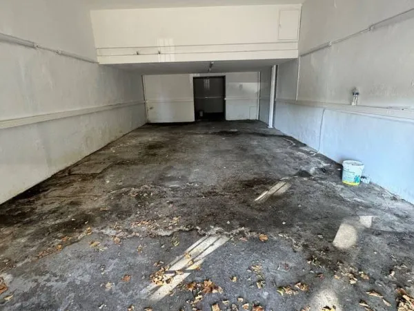 Parking 90 m²