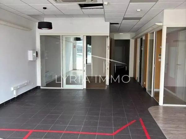 Local commercial 180 m² Fréjus