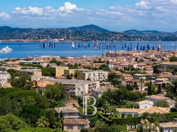 SAINT-TROPEZ - VILLA CONTEMPORAINE - 7 CHAMBRES