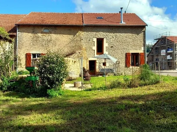 Haute-Marne à vendre : 2 maisons avec jardin ensoleillé