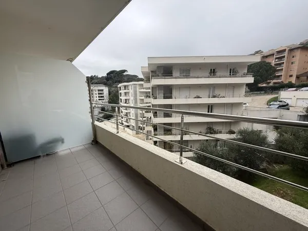 BASTIA HAUTEUR T3 de 55m2 avec parking privé et cave