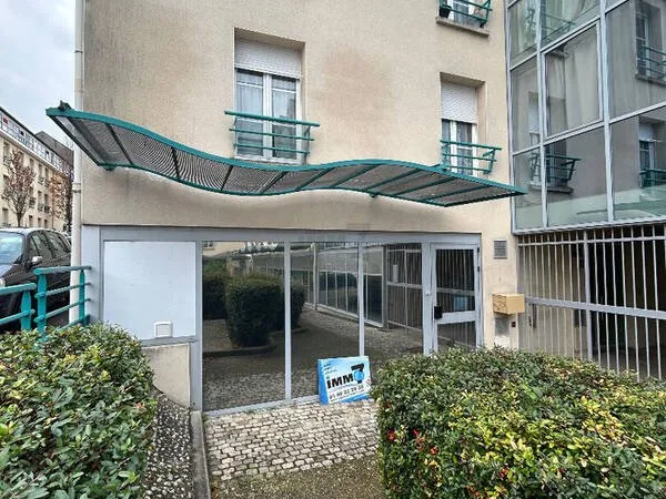 Lizy sur Ourcq - Hyper centre- Ensemble de bureaux
