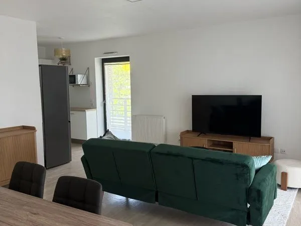 3 pièces • 80m2 • 35m2 terrasse • Quartier Lycee Vaclav Havel