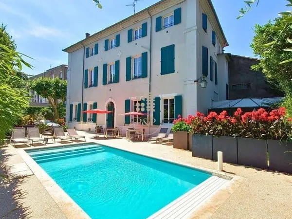 Maison de ville 7 pièces 408 m²