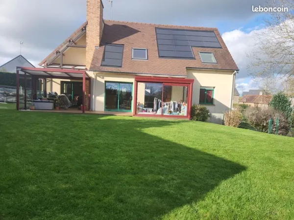 Maison 173m2, quartier idéal, piscine et jacuzzi, classe énergie quasi B, géothermie, panneaux solai
