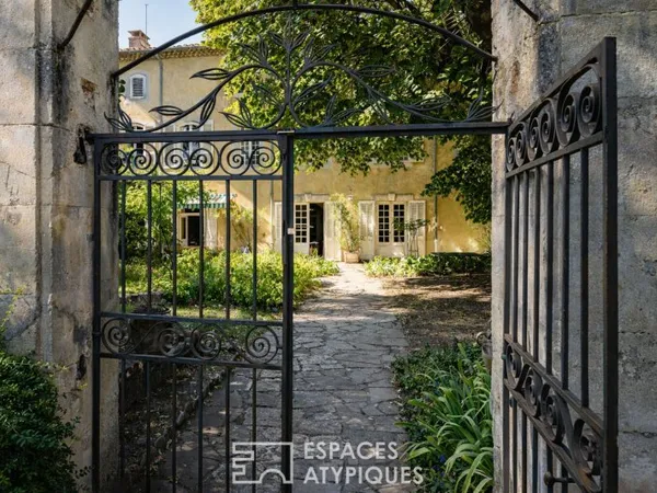 Bâtisse de caractère pour de beaux projets en Basse Ardèche