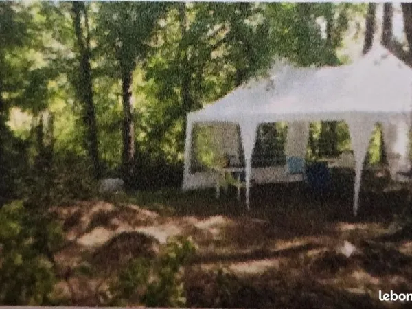 Terrain de 2930 m2, 2400 m2 non constructible à usage de loisirs