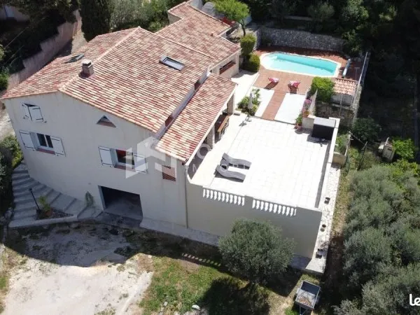 Maison 6 pièces 153 m²