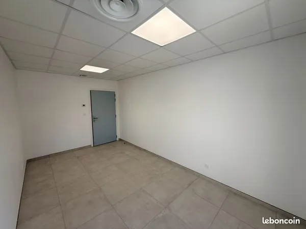 Bureaux 11 m² Lorgues