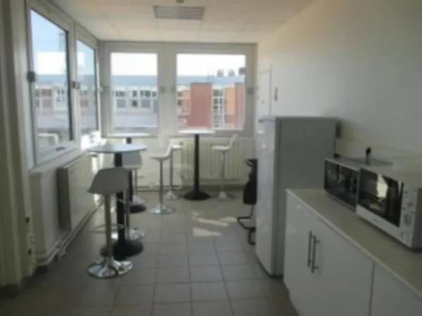 Local d'activité 1045 m²