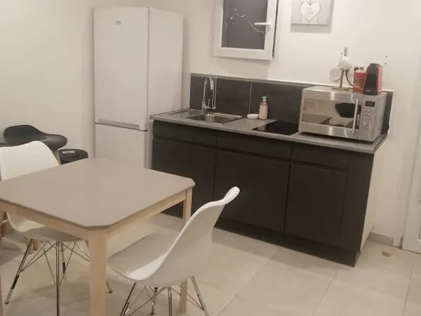 Studio proche centre ville Arles 13200