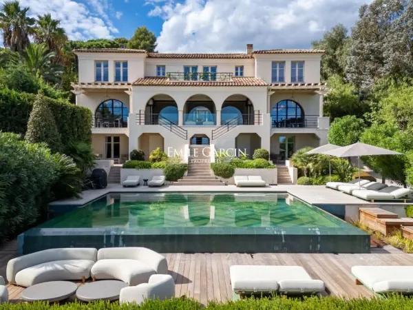 Propriété de 2 villas à la location - Saint-Tropez - Vue mer