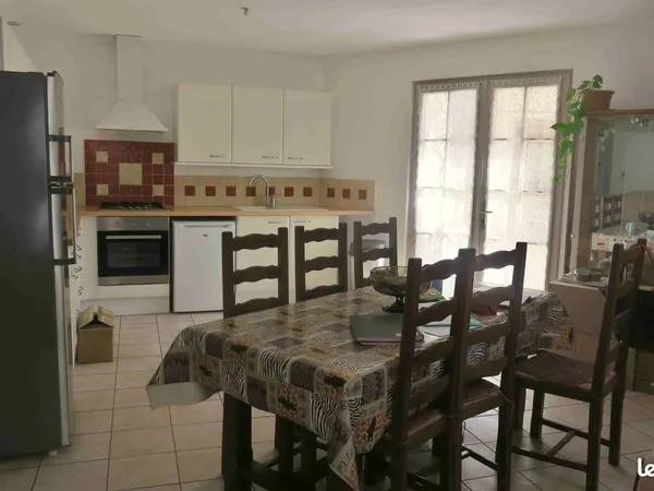 Appartement à louer à Callas 83