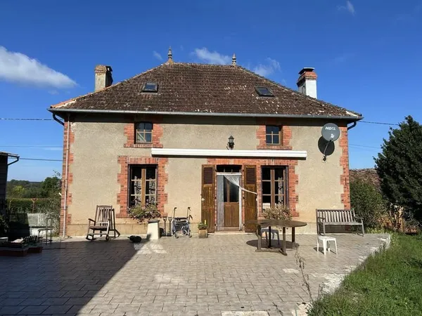 Propriété de caractère de 2 chambres avec petit cottage à rénover