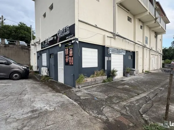 Local commercial 91 m² Les Avirons