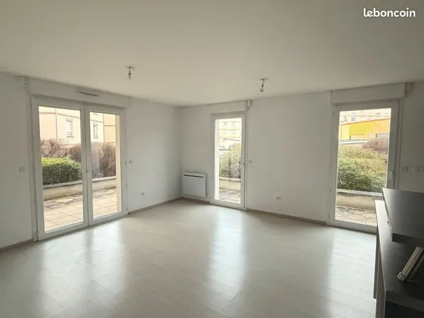 Appartement Type 2 avec une terrasse et une place de parking