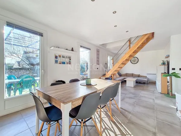 Maison Saint Leu D Esserent 7 pièce(s) 134 m2