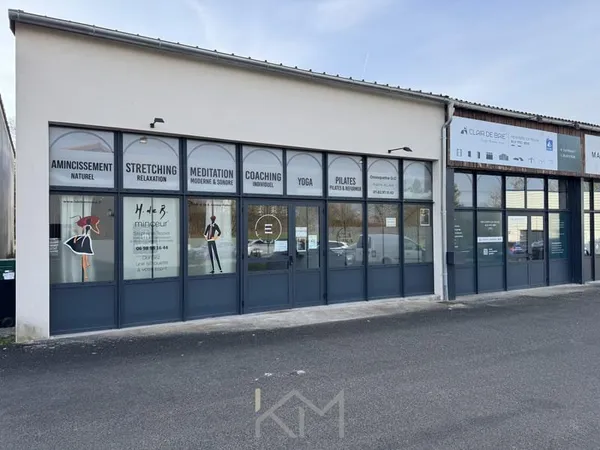LOCAL PROFESSIONNEL 293M2 SAINT BENOIT