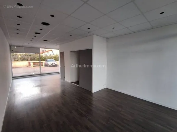 Vente Bureau-local Manosque(04100) 45 500ï¿oe