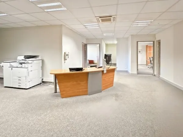 Local commercial 148 m²