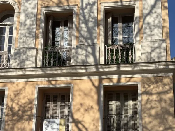 Local professionnel 86 m²