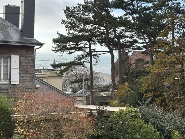 Maison 8 pièces 280 m²