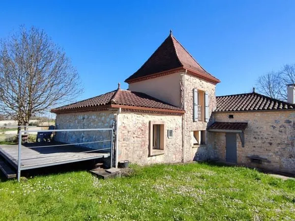 Charmante propriété quercynoise avec maison familiale, dépen