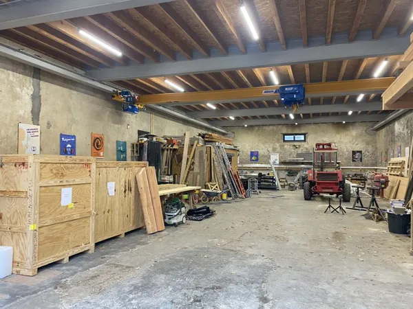 Vends bâtiment avec fort potentiel