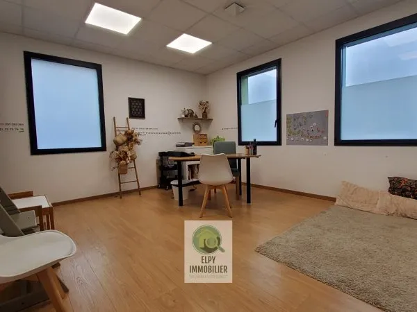A VENDRE - Local d'activités - 5 pièces - 102m² - Grand-Fougeray