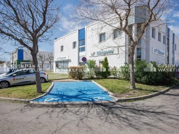Bureaux 100 m²