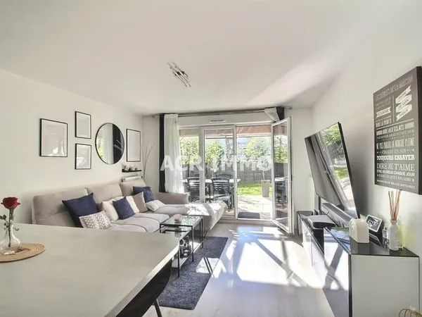 APPARTEMENT DE 77m² LUMINEUX AVEC JARDIN DE 80m² environ
