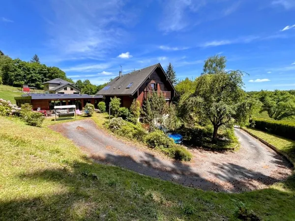 Maison 12 pièces 257 m²