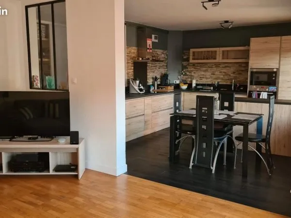 • T5 familial 99 m² - balcon, loggia, parking - Lyon 5 / limite Tassin
