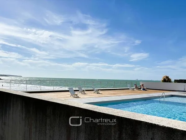 APPARTEMENT VUE MER