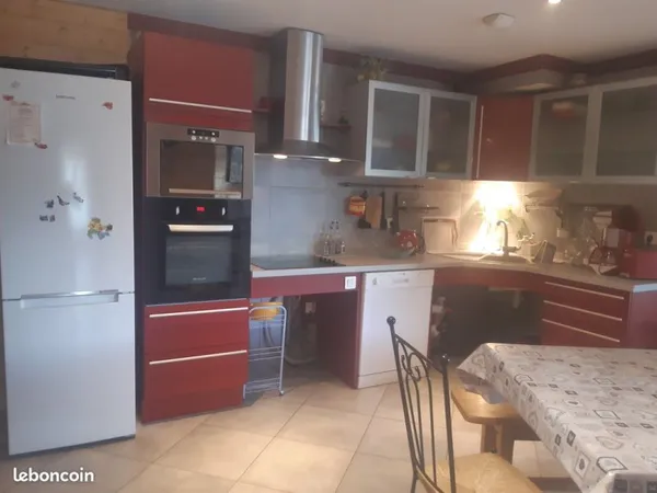 SUPER BESSE APPARTEMENT MEUBLES SPACIEUX 4 PIECES 87M² PLAIN PIED avec PARKING PRIVE