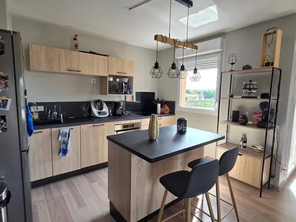 APPARTEMENT T3 - L'ISLE D'ABEAU - BALCON