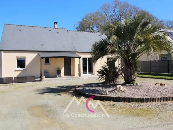 STE-ANNE SUR BRIVET, maison plain-pied d'environ 110m2