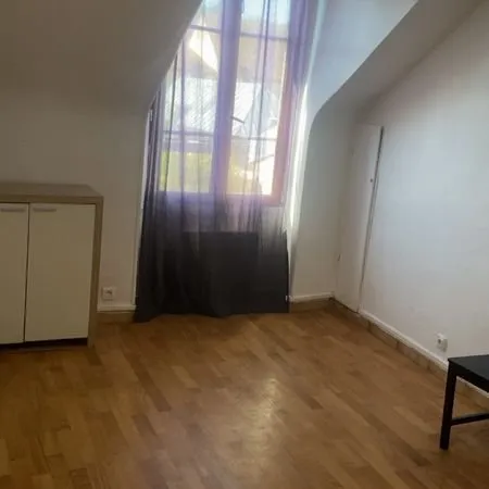 Studio meublé à louer à Versailles