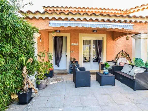 Maison à Vendre à Rochefort du Gard, 5 chambres, piscine