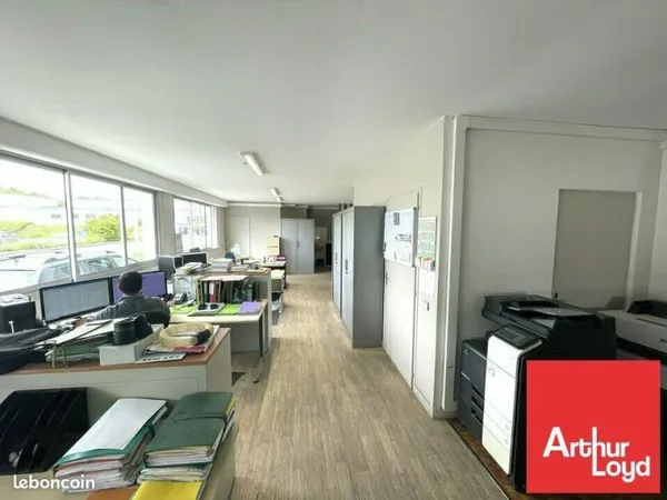 ENTREPOT - LOGISTIQUE 1459 m² POITIERS