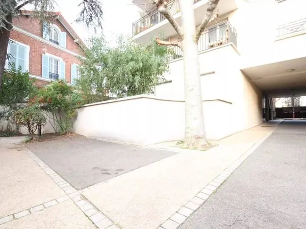 Parking 12 m²