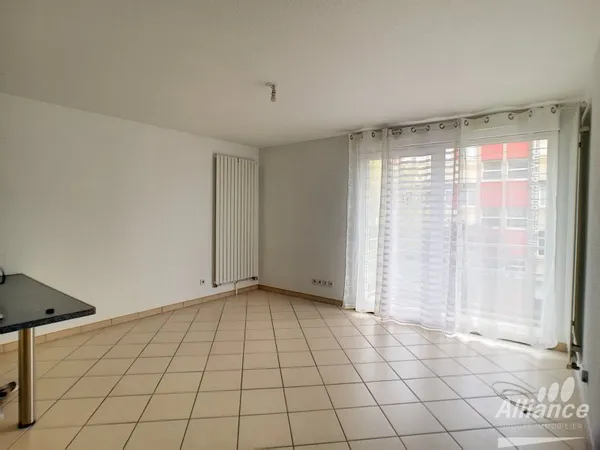 APPARTEMENT F2 AVEC PLACE DE PARKING + BALCON + ASCENSEUR
