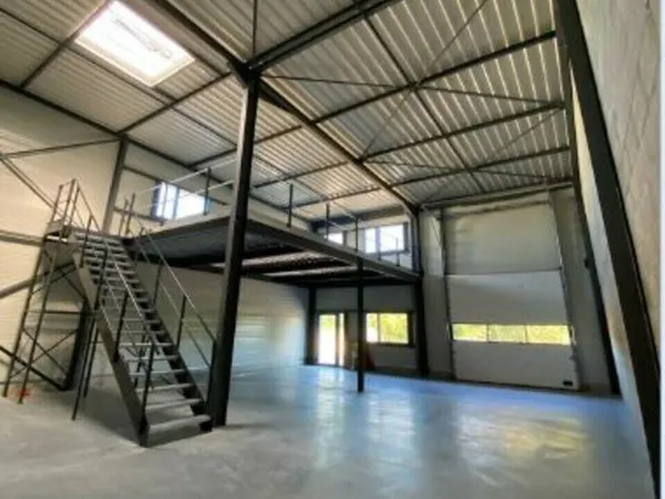 Local d'activité 532 m²