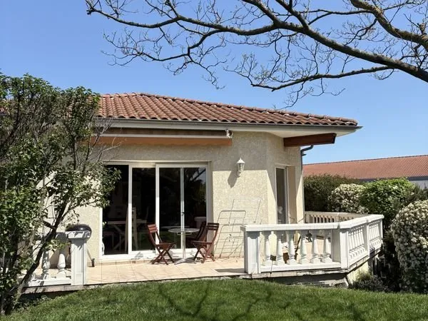 Villa 9 pièces 220 m²